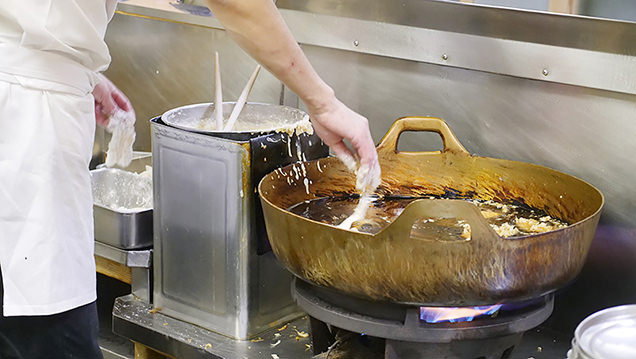 天丼いもや 二丁目天丼店　厨房