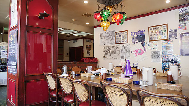 セントポールの隣り　内観