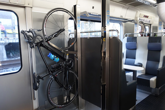 B.B.BASEサイクルラックと座席