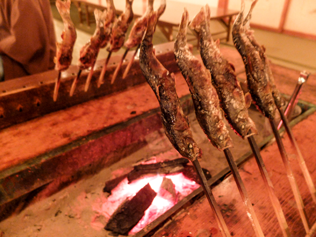 青荷温泉　夕食　イワナ