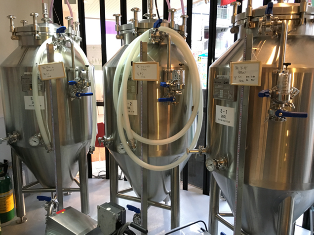 菜園マイクロブルワリー　醸造タンク