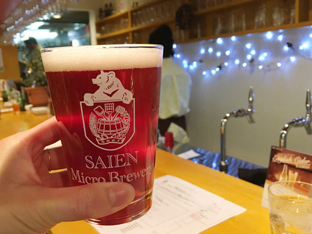 菜園マイクロブルワリー　くべなコラボのフルーツビール