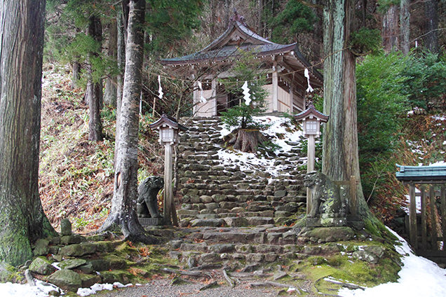 真山神社　石段