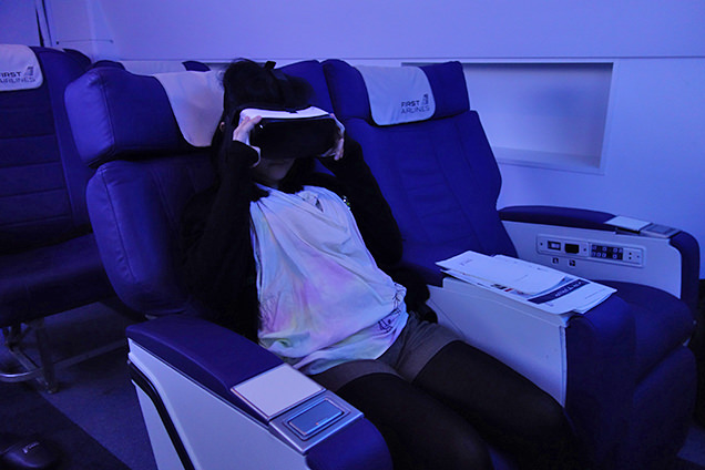 FIRST AIRLINES　機内