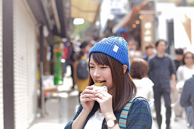 弁財天仲見世通り　食べ歩き