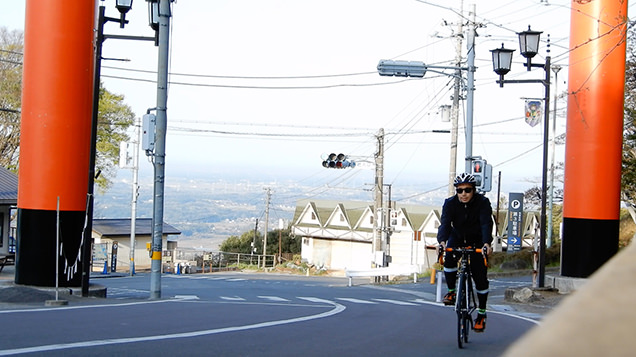筑波山神社の鳥居とライター