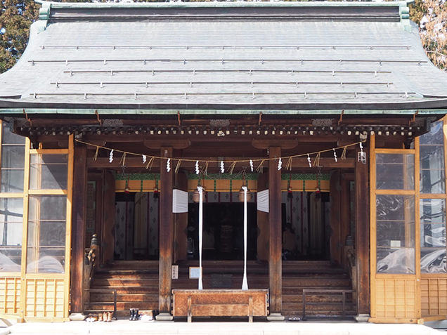 上杉神社の本殿。明治神宮の設計者としても知られる伊東忠太による設計