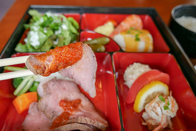 サロン ド カフェ・アンジュ　フランス花見弁当と箸