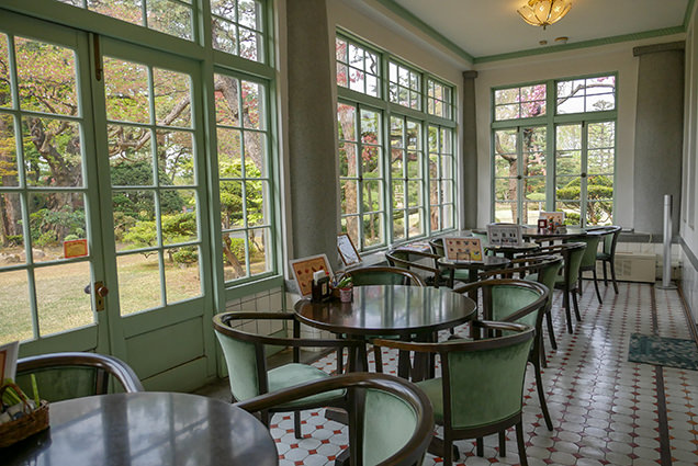 大正浪漫喫茶室　店内