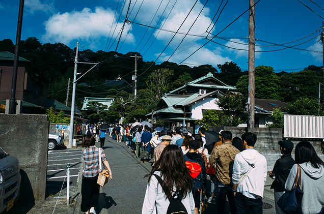 長谷寺　入場待ちの行列
