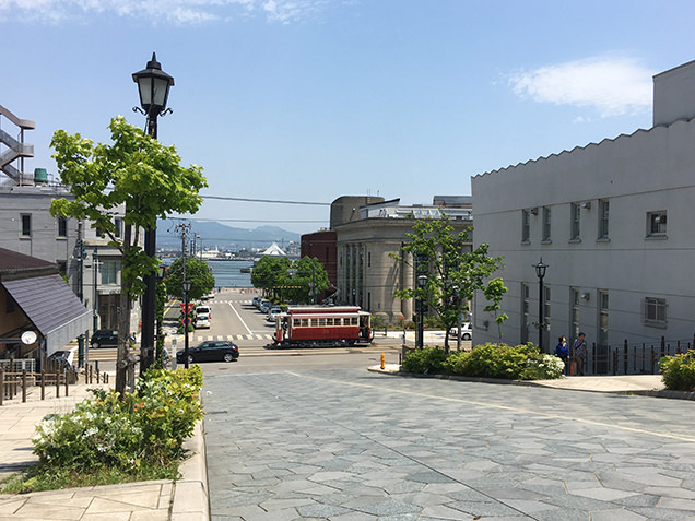 八幡坂　路面電車
