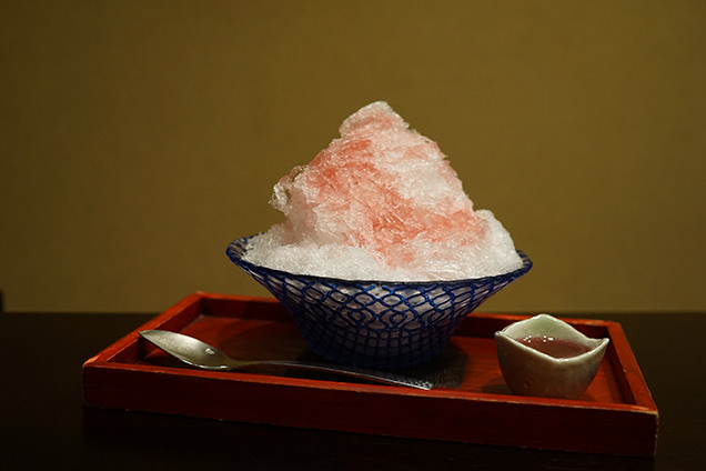 赤ワインシロップのかき氷