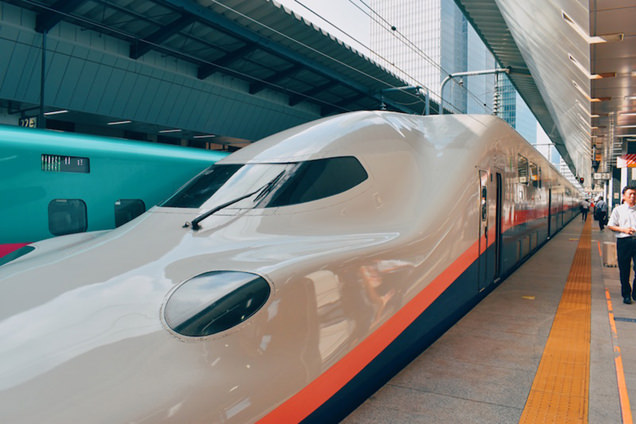 東京駅新幹線ホームのMaxとき