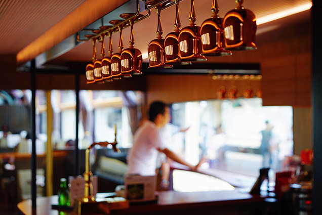 車内のさくらラウンジの雰囲気