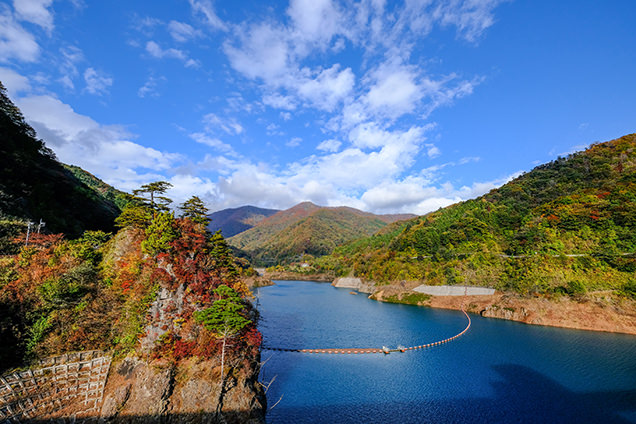 四万川ダムの絶景