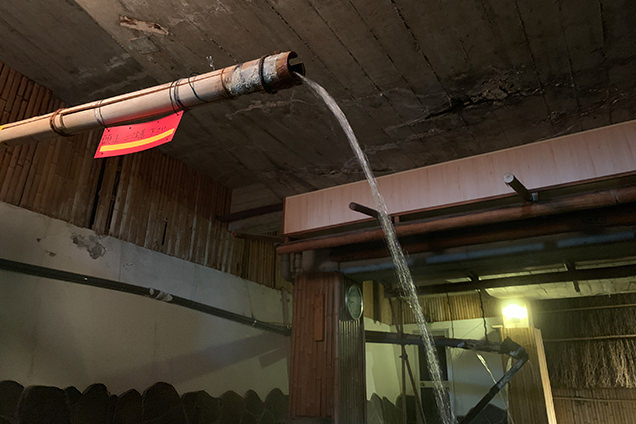 地下の露天風呂。