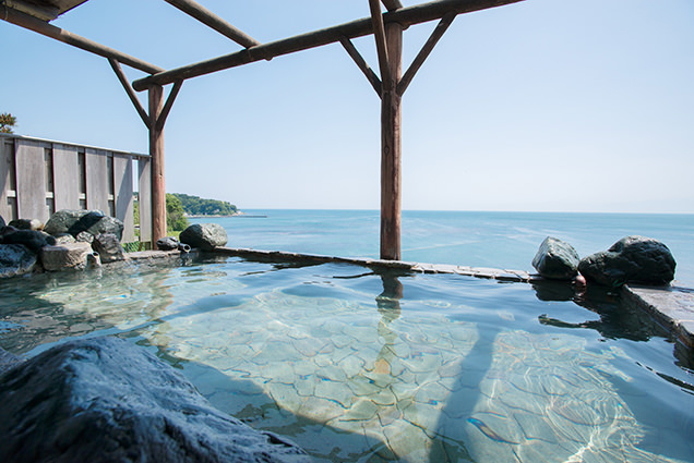 露天風呂（氷見温泉郷 うみあかり提供写真）