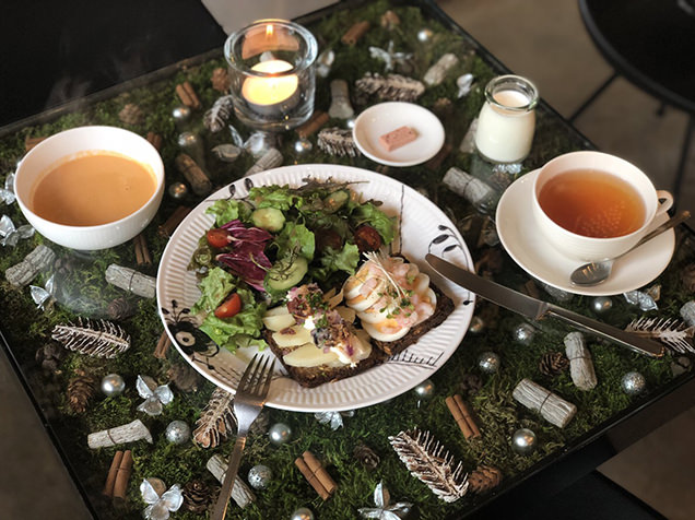 ニコライバーグマン　カフェ　ノム　スモーブロー