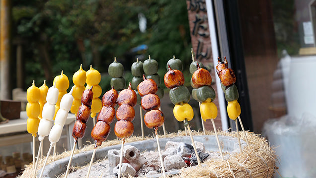 鹿島神宮　湧水茶屋一休　三色だんご