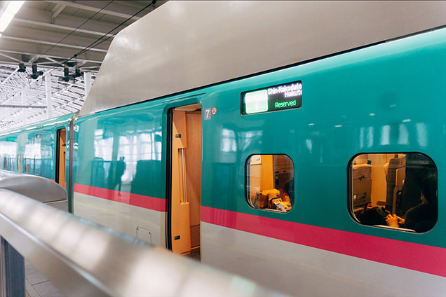 東北新幹線　はやぶさ
