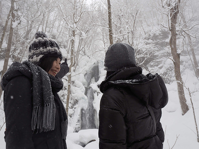 興奮する筆者と友人