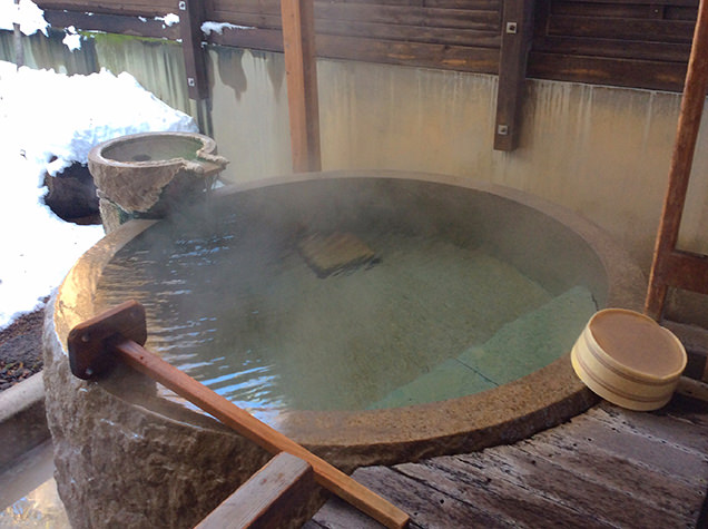 石づくりの湯「石楠花」