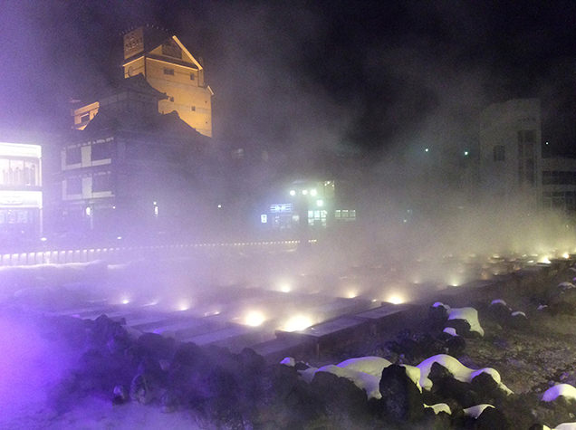 湯畑　ライトアップ