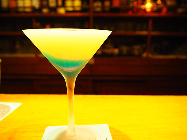 ヨーグルトリキュールとブルーキュラソーの「榛名湖の雪」