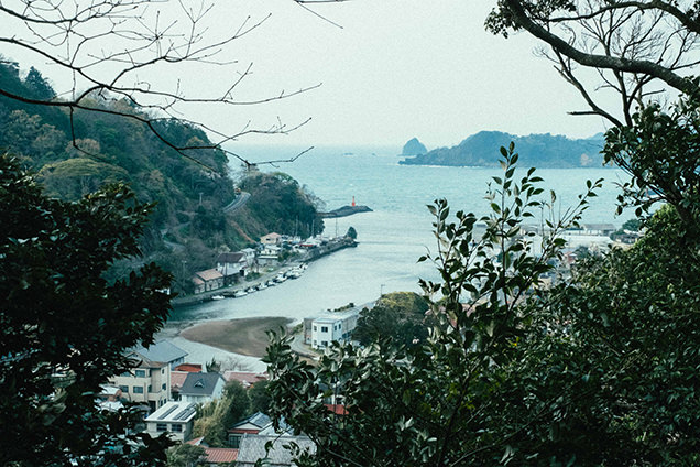「牛原山町民の森」へ向かうハイキングコースからの眺め