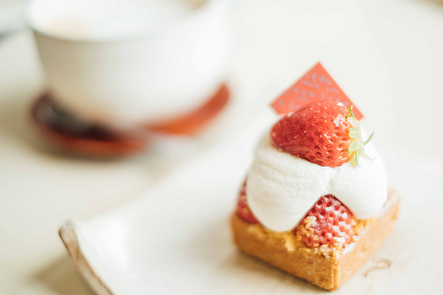 紅ほっぺのタルトとカフェオレ