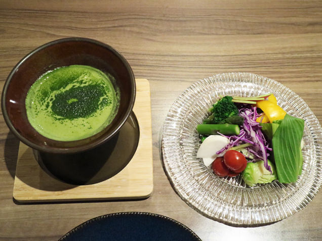 彩り野菜の茶～ニャカウダ