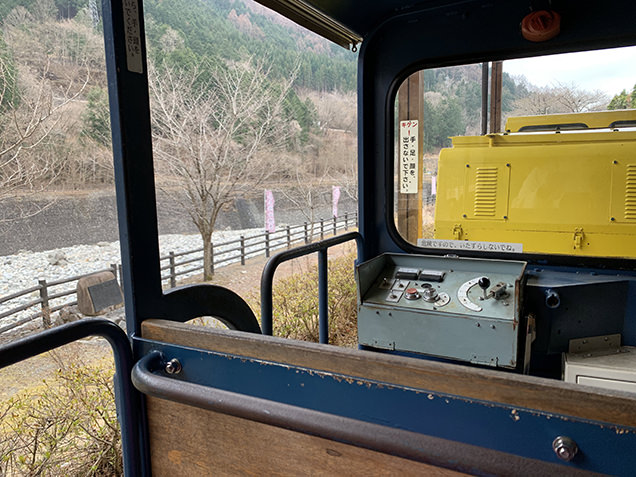 トロッコ列車内