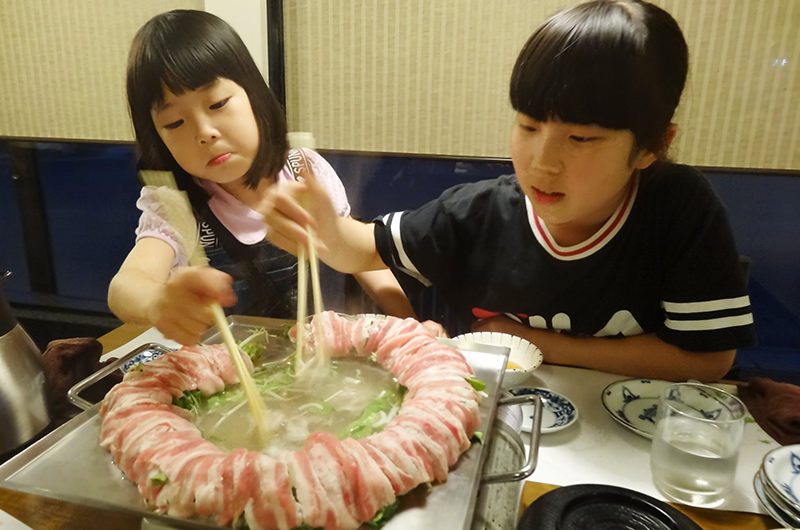 ローズポークリング鍋