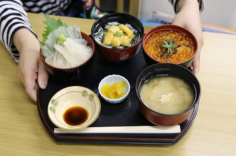 海鮮ミニ三色丼