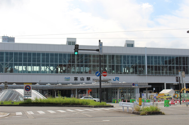 富山駅