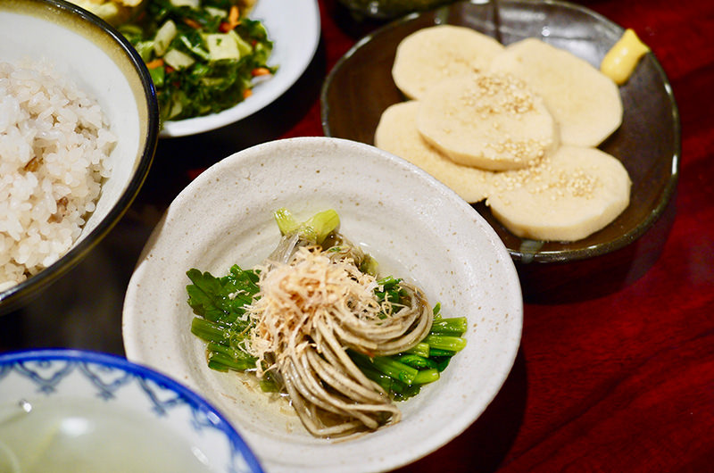 せりのお浸し　山芋の漬け物