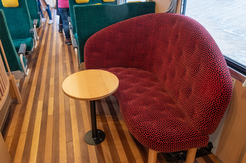 おもちゃ列車の車内