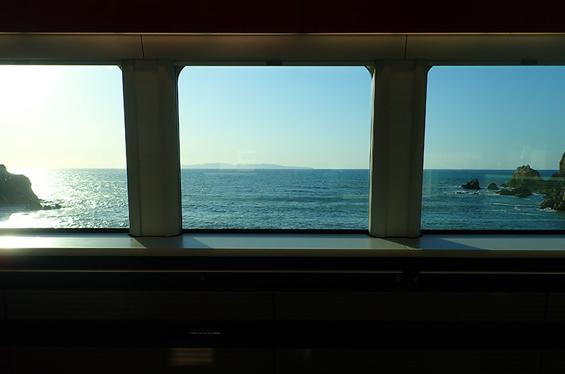 海里　鶴岡駅からあつみ温泉駅間の車窓