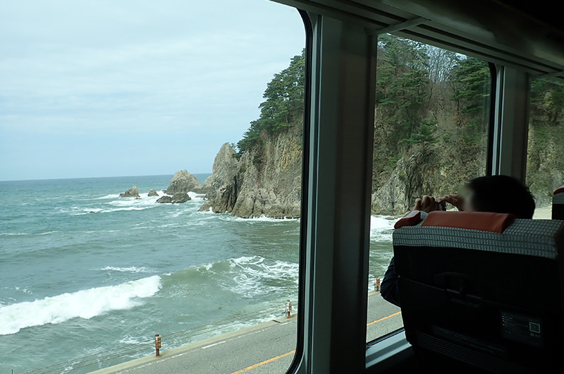 海里　桑川駅からあつみ温泉駅間の車窓