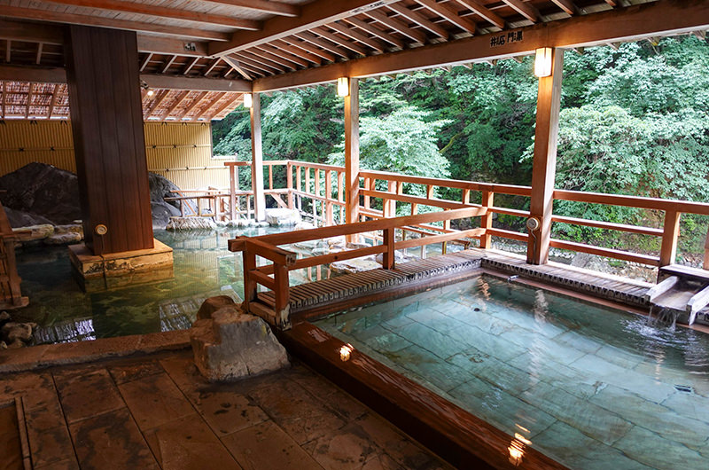 渓流露天風呂 四万川の湯