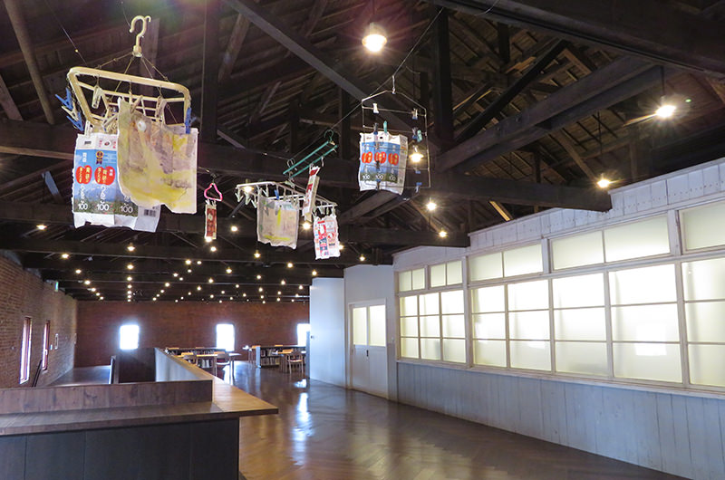 2階展示室　ライブラリー（奥）