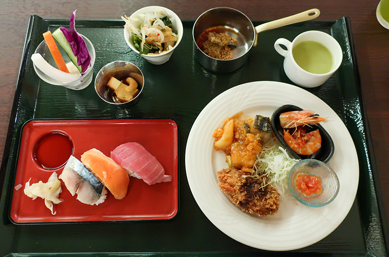 夕食　バイキング