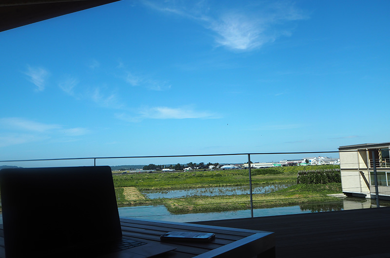 共用棟のテラス