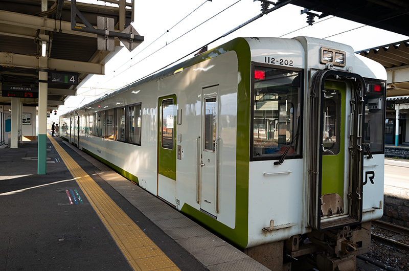 羽越本線 新津駅ホーム