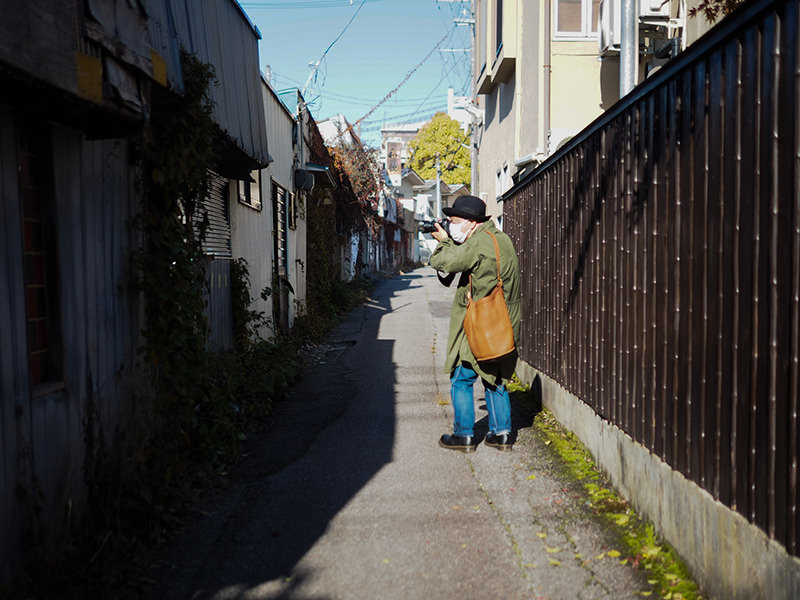 撮影中の伊藤徹也さん