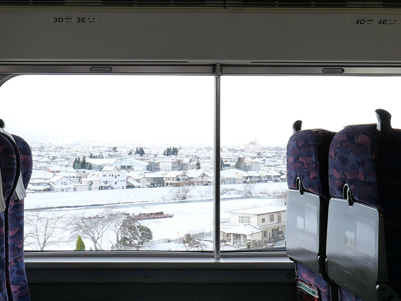雪景色の車窓