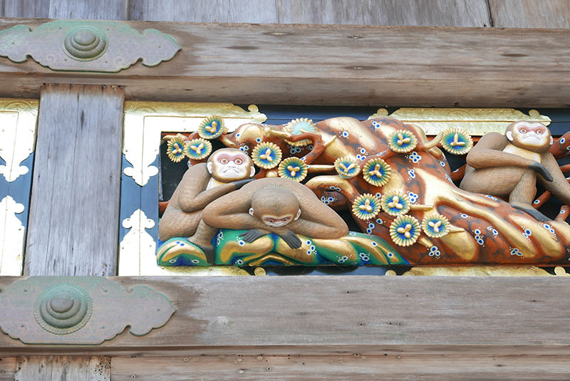 青年期 猿の彫刻