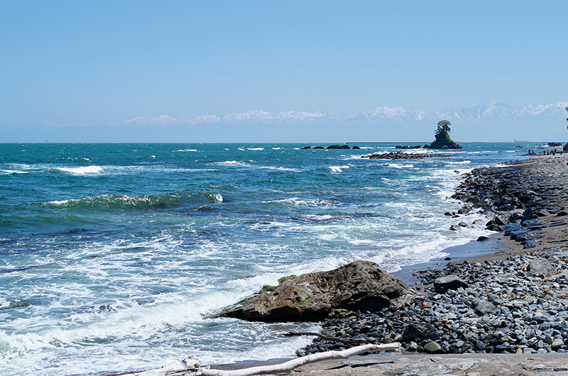 雨晴海岸 義経岩付近からの眺め