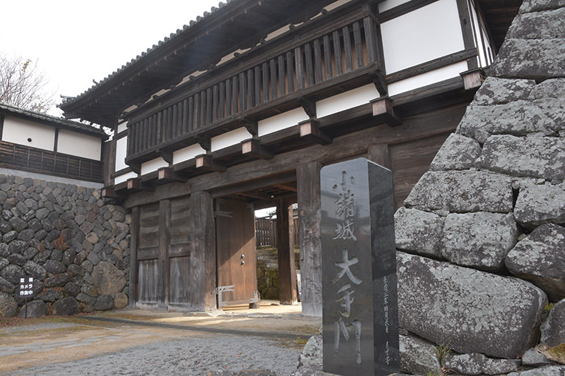 小諸城大手門