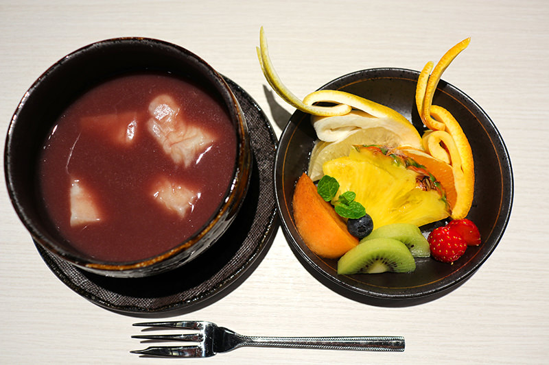 おしるこ（フルーツ付き）